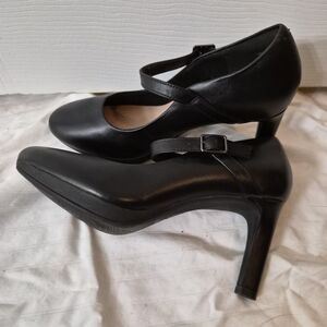 Clarks Black Mary Jane Heels